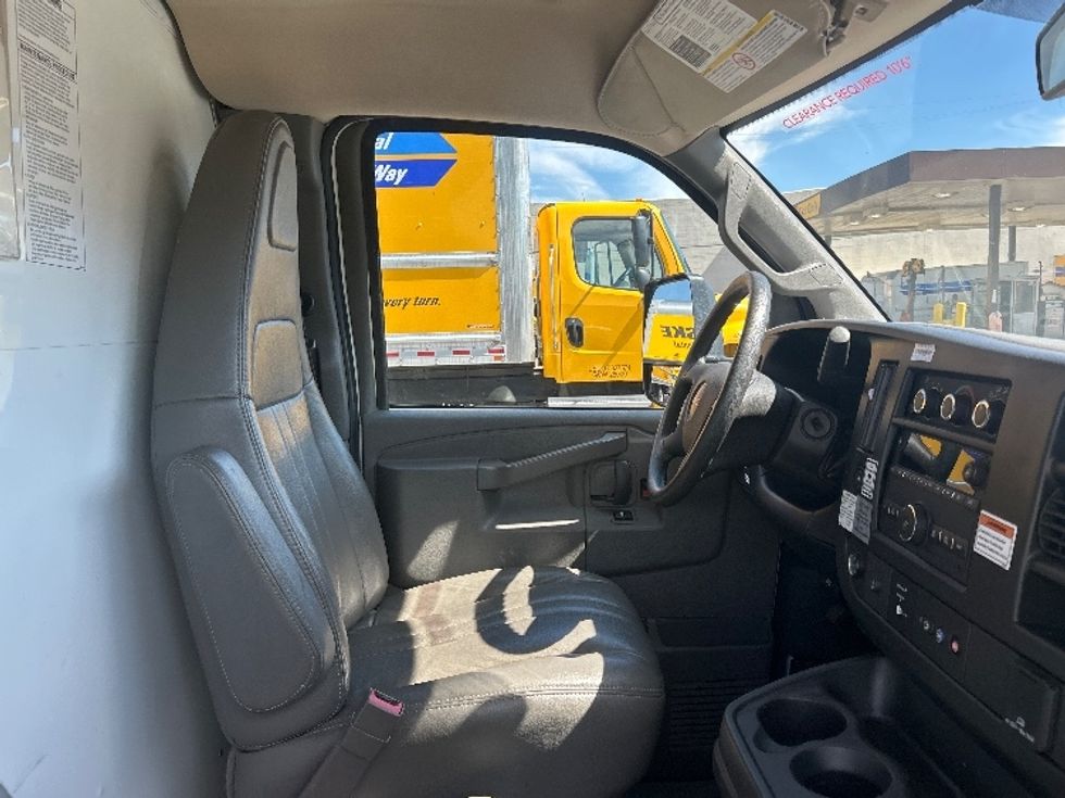 Light Duty Box Truck-Light and Medium Duty Trucks-GMC-2022-Savana G33903-Colorado Springs-CO-55,944\n\t\tmiles-$ 36,500 - Image 20