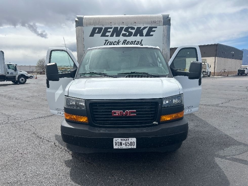 Light Duty Box Truck-Light and Medium Duty Trucks-GMC-2022-Savana G33903-Colorado Springs-CO-62,020\n\t\tmiles-$ 40,250 - Image 2