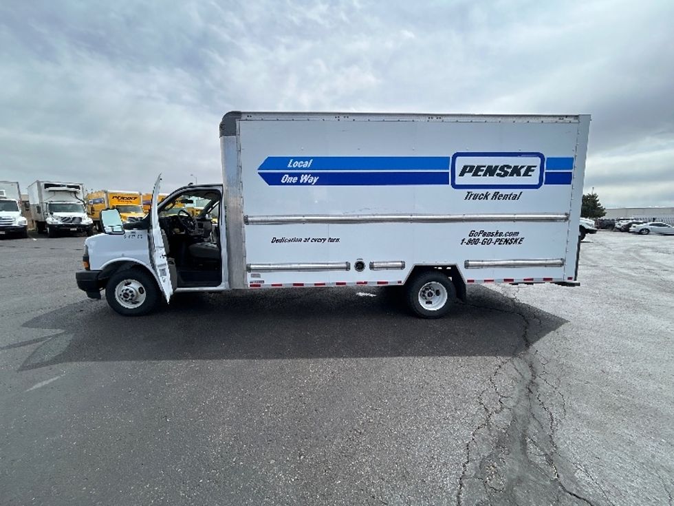 Light Duty Box Truck-Light and Medium Duty Trucks-GMC-2022-Savana G33903-Colorado Springs-CO-62,020\n\t\tmiles-$ 40,250 - Image 4