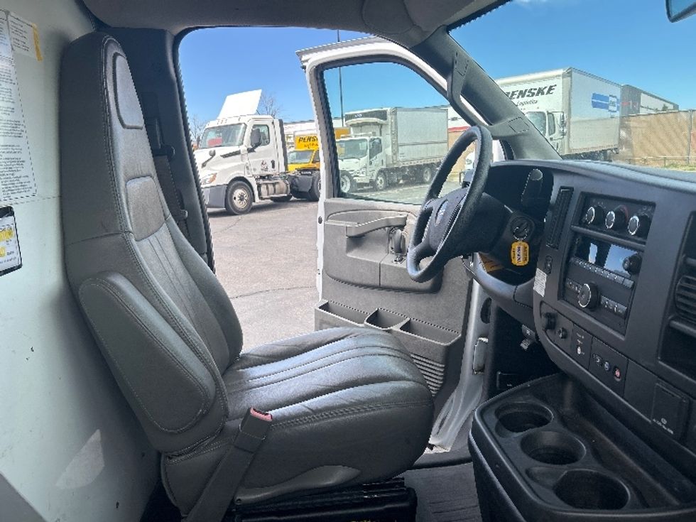 Light Duty Box Truck-Light and Medium Duty Trucks-GMC-2022-Savana G33903-Colorado Springs-CO-62,020\n\t\tmiles-$ 40,250 - Image 20