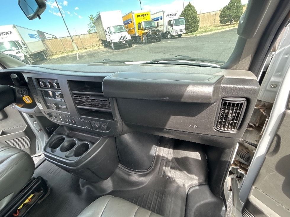 Light Duty Box Truck-Light and Medium Duty Trucks-GMC-2022-Savana G33903-Colorado Springs-CO-62,020\n\t\tmiles-$ 40,250 - Image 19