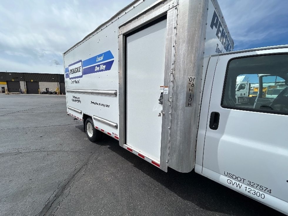 Light Duty Box Truck-Light and Medium Duty Trucks-GMC-2022-Savana G33903-Colorado Springs-CO-62,020\n\t\tmiles-$ 40,250 - Image 21