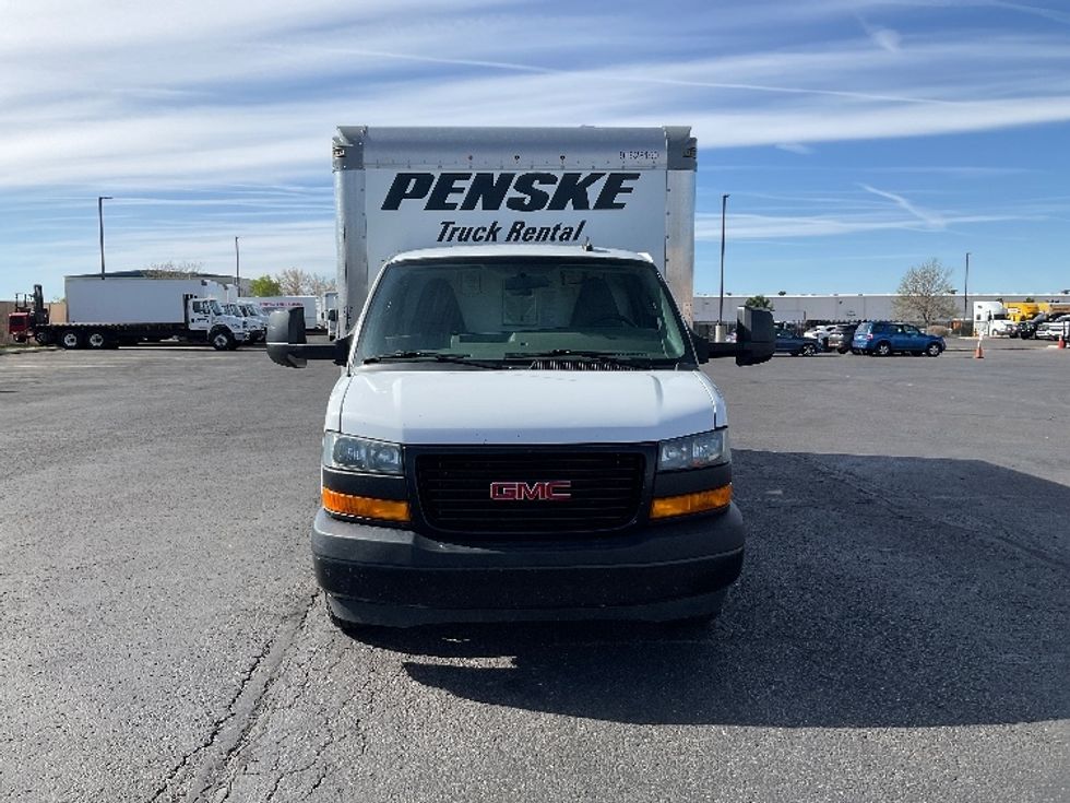Light Duty Box Truck-Light and Medium Duty Trucks-GMC-2022-Savana G33903-Colorado Springs-CO-71,571\n\t\tmiles-$ 39,500 - Image 2