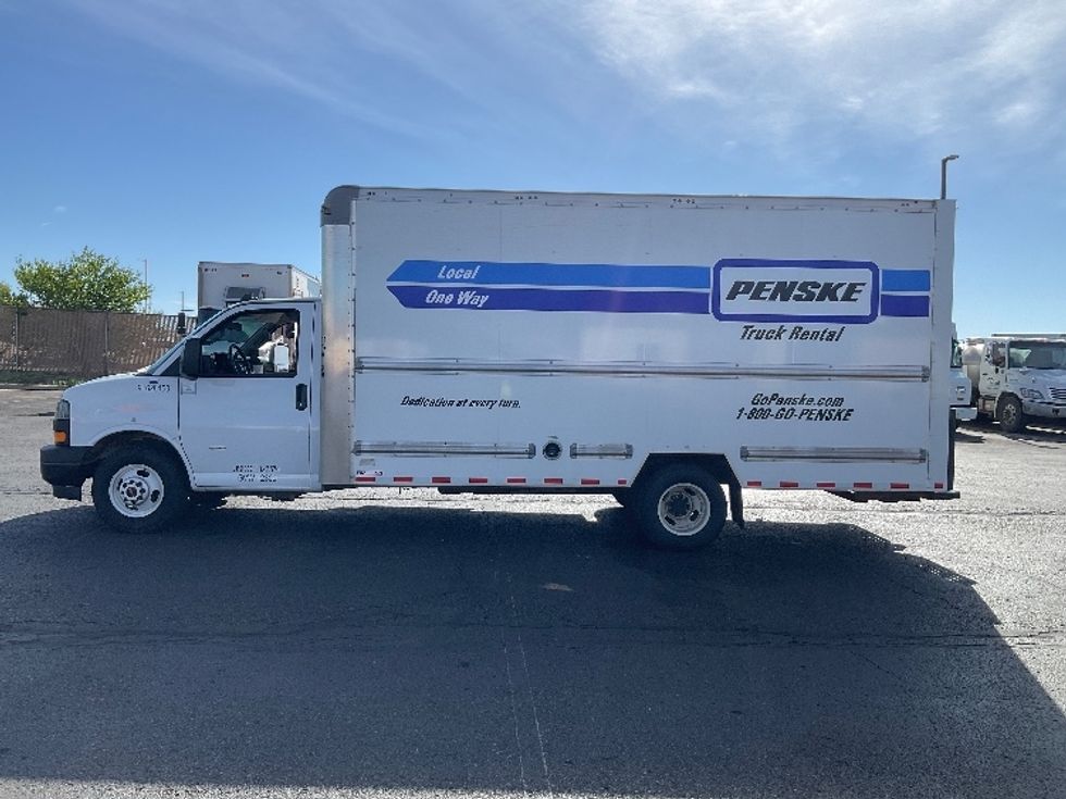 Light Duty Box Truck-Light and Medium Duty Trucks-GMC-2022-Savana G33903-Colorado Springs-CO-71,571\n\t\tmiles-$ 39,500 - Image 4