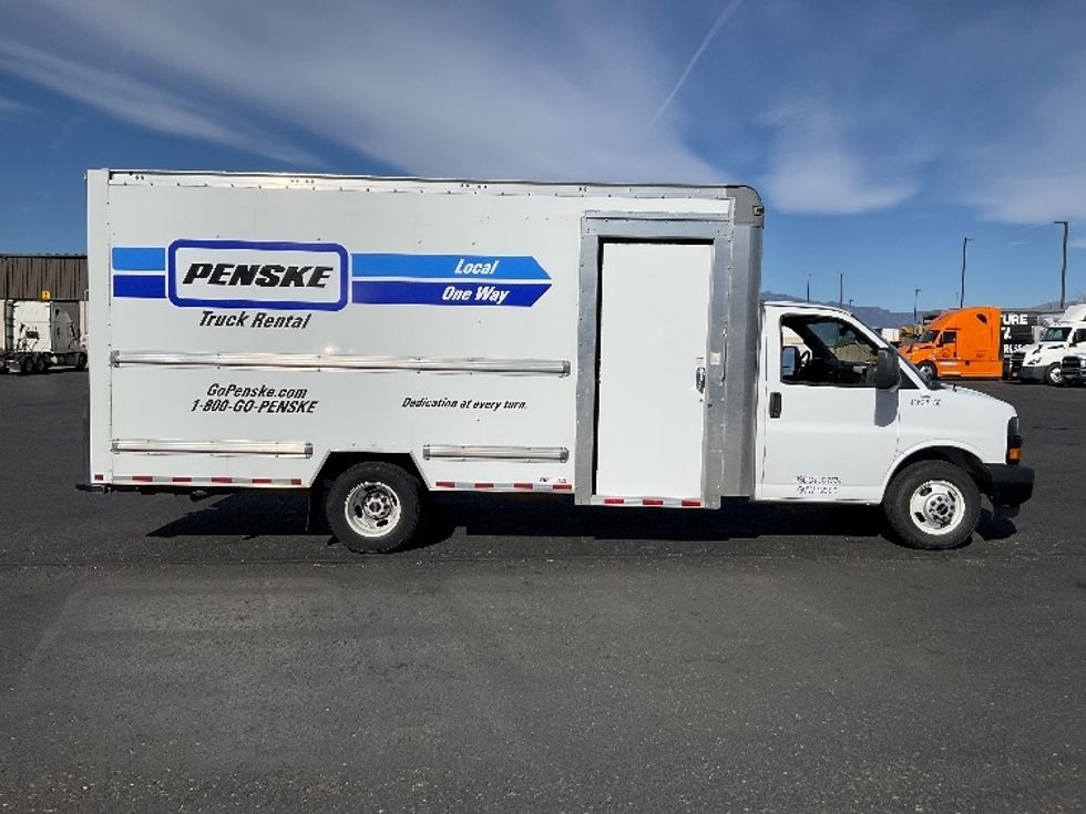 Light Duty Box Truck-Light and Medium Duty Trucks-GMC-2022-Savana G33903-Colorado Springs-CO-71,571\n\t\tmiles-$ 39,500 - Image 14