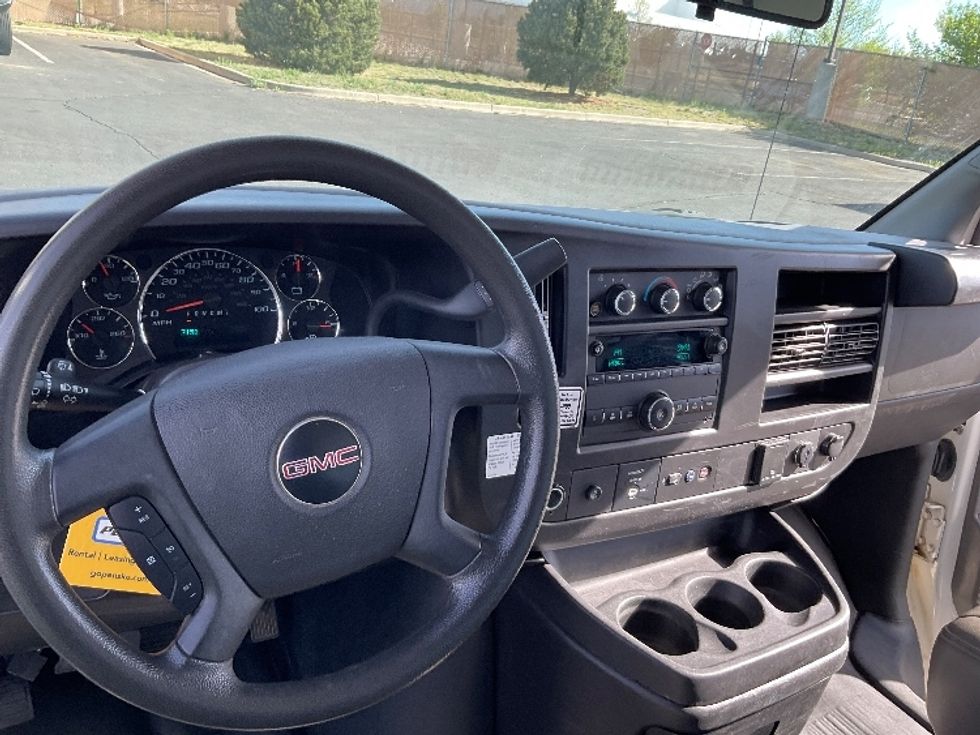 Light Duty Box Truck-Light and Medium Duty Trucks-GMC-2022-Savana G33903-Colorado Springs-CO-71,571\n\t\tmiles-$ 39,500 - Image 17