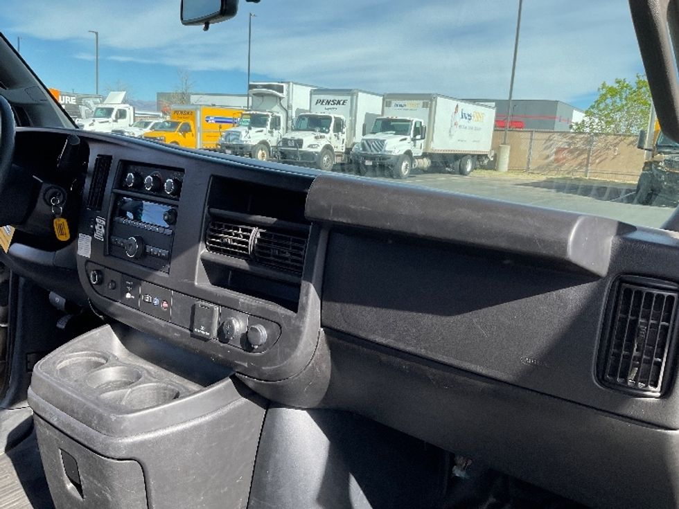 Light Duty Box Truck-Light and Medium Duty Trucks-GMC-2022-Savana G33903-Colorado Springs-CO-71,571\n\t\tmiles-$ 39,500 - Image 20