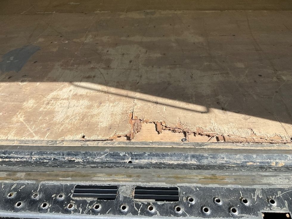 Light Duty Box Truck-Light and Medium Duty Trucks-GMC-2022-Savana G33903-Colorado Springs-CO-71,571\n\t\tmiles-$ 39,500 - Image 24