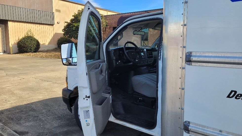 Light Duty Box Truck-Light and Medium Duty Trucks-GMC-2022-Savana G33903-Columbus-GA-36,560\n\t\tmiles-$ 50,000 - Image 16