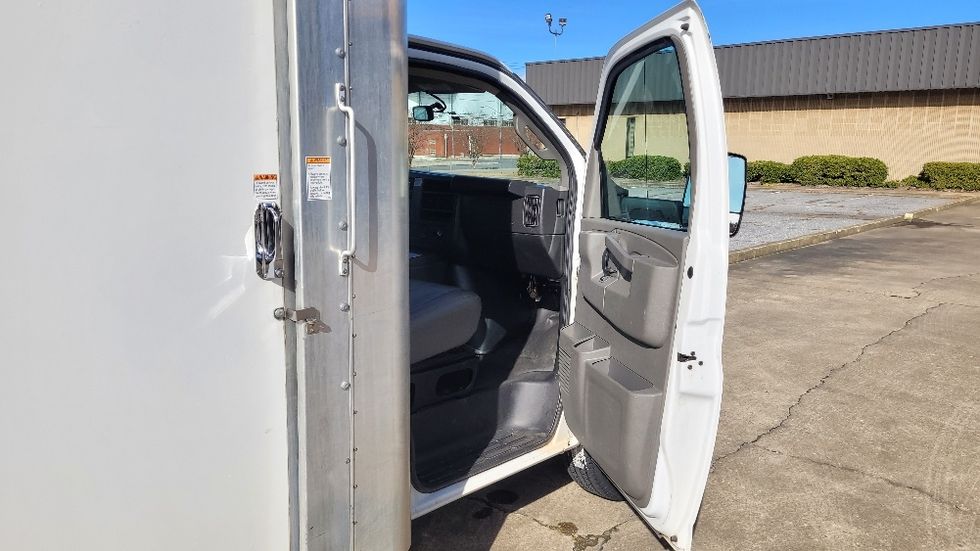 Light Duty Box Truck-Light and Medium Duty Trucks-GMC-2022-Savana G33903-Columbus-GA-36,560\n\t\tmiles-$ 50,000 - Image 20