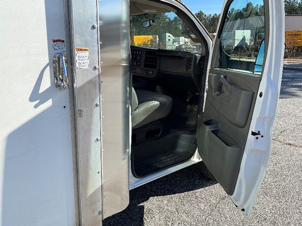 Light Duty Box Truck-Light and Medium Duty Trucks-GMC-2022-Savana G33903-Columbus-GA-70,107\n\t\tmiles-$ 46,000 - Image 20