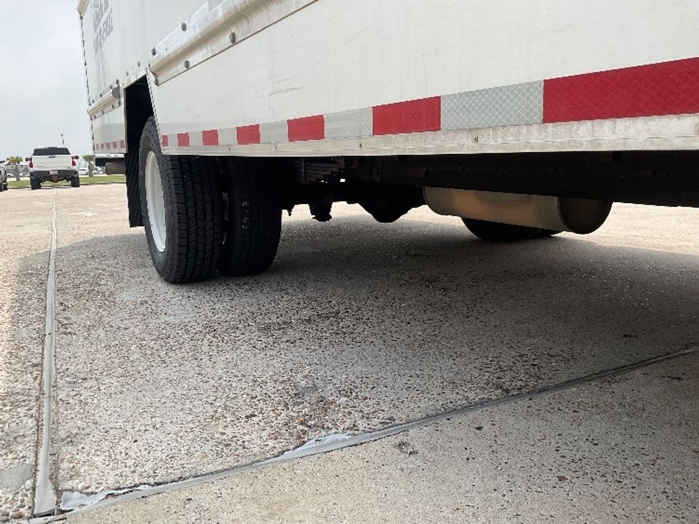 Light Duty Box Truck-Light and Medium Duty Trucks-GMC-2022-Savana G33903-Corpus Christi-TX-76,738\n\t\tmiles-$ 33,500 - Image 14