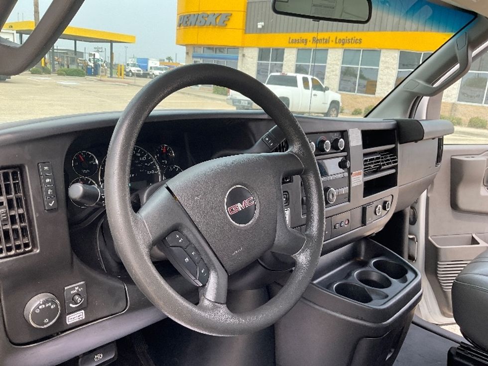 Light Duty Box Truck-Light and Medium Duty Trucks-GMC-2022-Savana G33903-Corpus Christi-TX-76,738\n\t\tmiles-$ 33,500 - Image 17