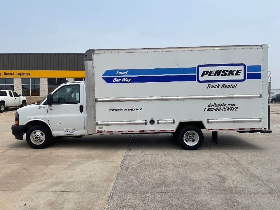 Light Duty Box Truck-Light and Medium Duty Trucks-GMC-2022-Savana G33903-Corpus Christi-TX-76,738\n\t\tmiles-$ 33,500 - Image 4