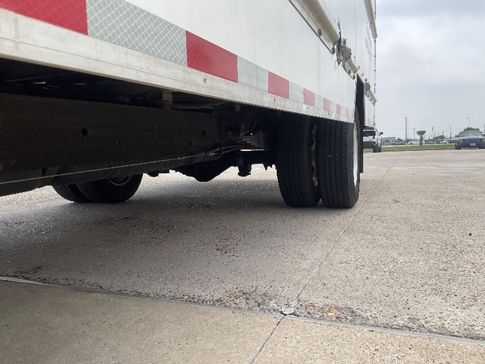 Light Duty Box Truck-Light and Medium Duty Trucks-GMC-2022-Savana G33903-Corpus Christi-TX-76,738\n\t\tmiles-$ 33,500 - Image 5