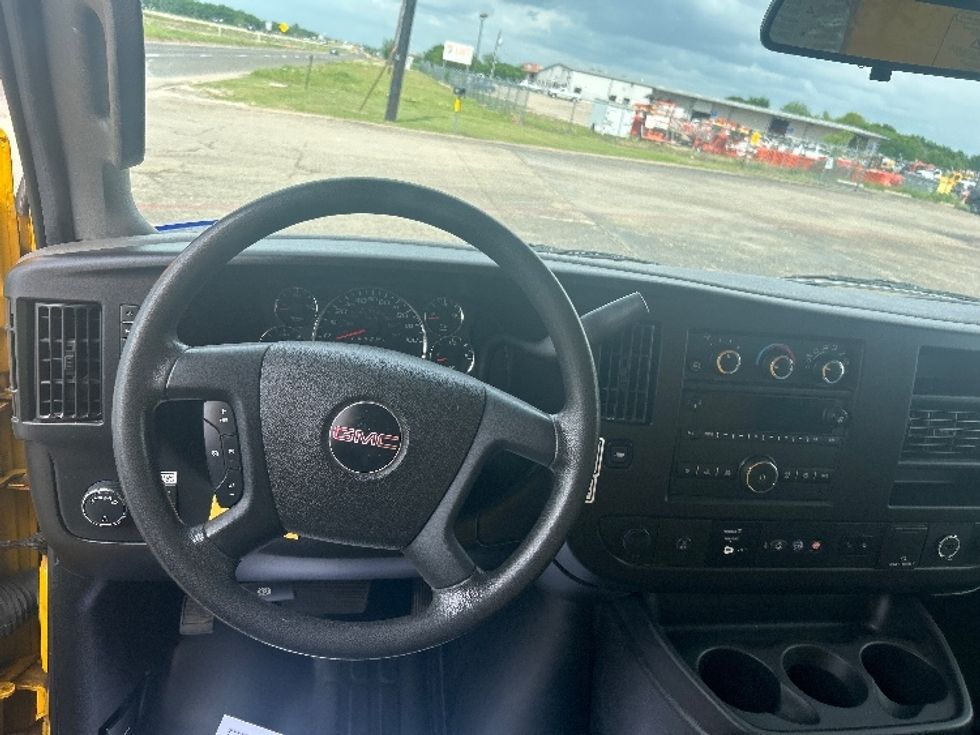 Light Duty Box Truck-Light and Medium Duty Trucks-GMC-2022-Savana G33903-Dallas-TX-102,457\n\t\tmiles-$ 28,750 - Image 17