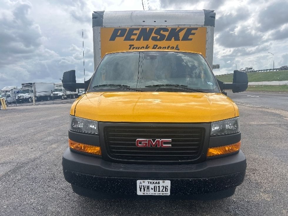 Light Duty Box Truck-Light and Medium Duty Trucks-GMC-2022-Savana G33903-Dallas-TX-102,457\n\t\tmiles-$ 28,750 - Image 2