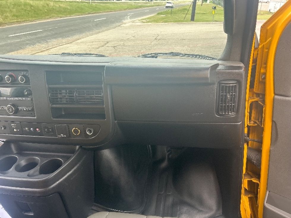 Light Duty Box Truck-Light and Medium Duty Trucks-GMC-2022-Savana G33903-Dallas-TX-102,457\n\t\tmiles-$ 28,750 - Image 20