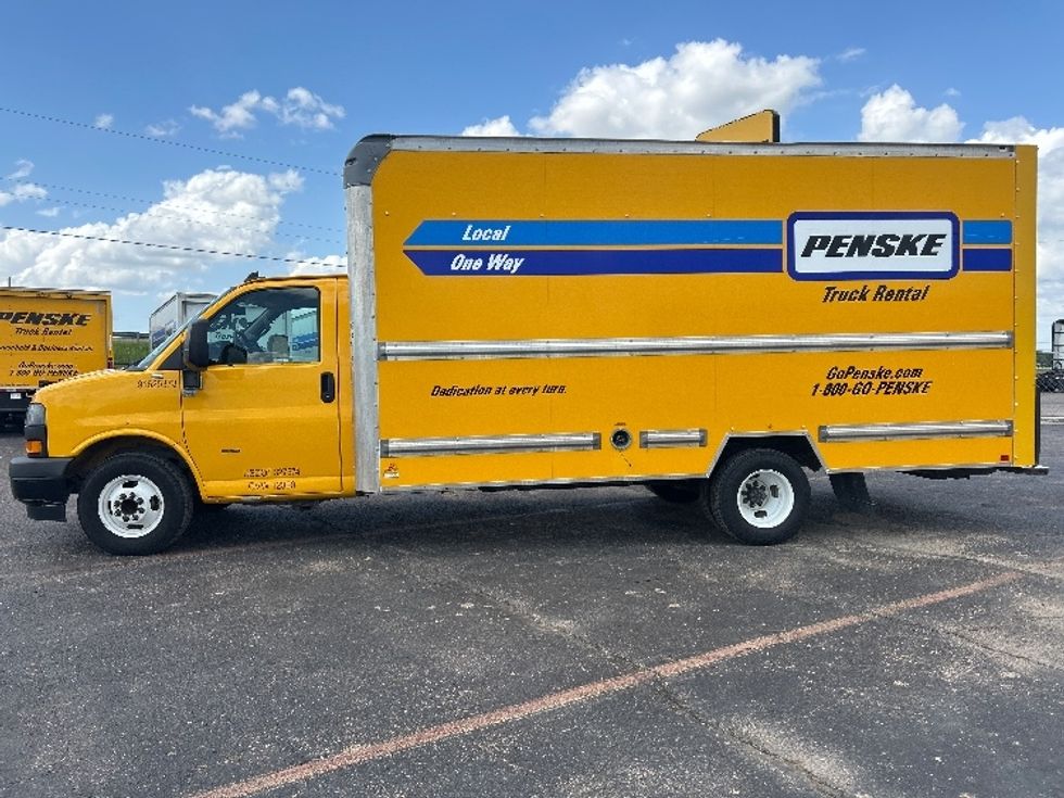 Light Duty Box Truck-Light and Medium Duty Trucks-GMC-2022-Savana G33903-Dallas-TX-102,457\n\t\tmiles-$ 28,750 - Image 4