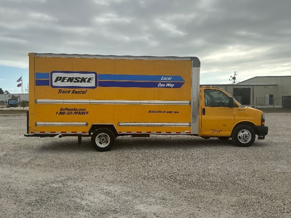 Light Duty Box Truck-Light and Medium Duty Trucks-GMC-2022-Savana G33903-Dallas-TX-103,717\n\t\tmiles-$ 27,750 - Image 15