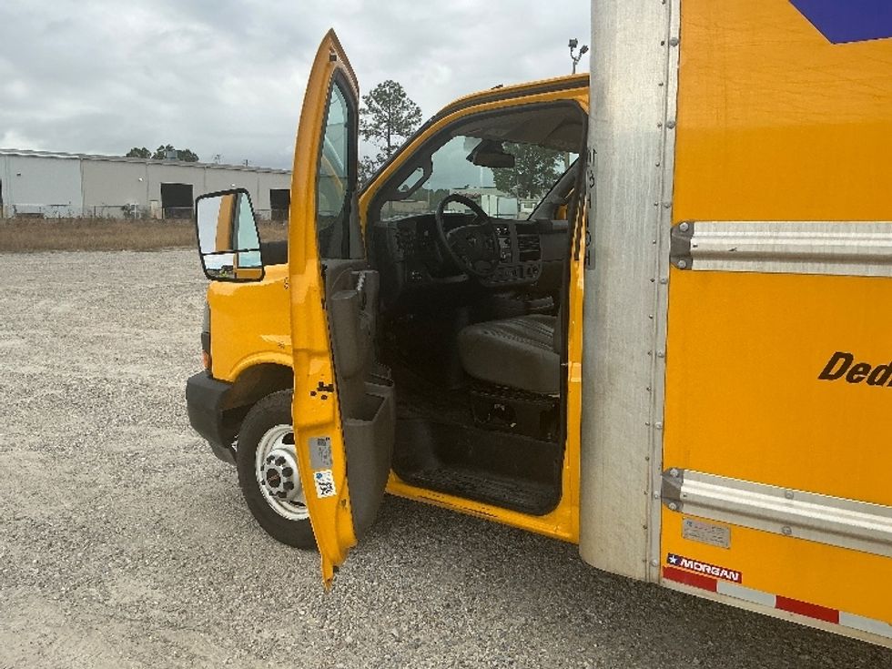 Light Duty Box Truck-Light and Medium Duty Trucks-GMC-2022-Savana G33903-Dallas-TX-103,717\n\t\tmiles-$ 27,750 - Image 16