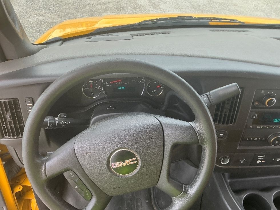 Light Duty Box Truck-Light and Medium Duty Trucks-GMC-2022-Savana G33903-Dallas-TX-103,717\n\t\tmiles-$ 27,750 - Image 18