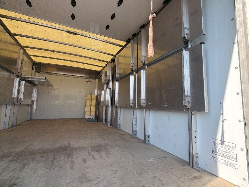 Light Duty Box Truck-Light and Medium Duty Trucks-GMC-2022-Savana G33903-Dallas-TX-25,084\n\t\tmiles-$ 43,000 - Image 10