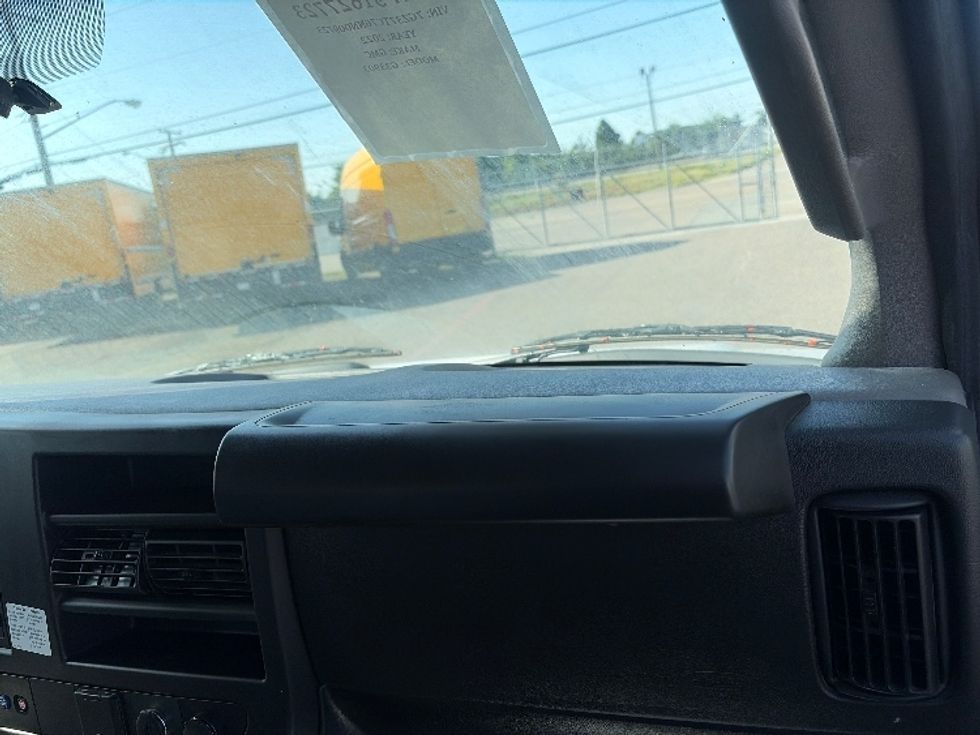 Light Duty Box Truck-Light and Medium Duty Trucks-GMC-2022-Savana G33903-Dallas-TX-25,084\n\t\tmiles-$ 43,000 - Image 18