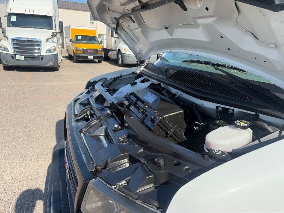 Light Duty Box Truck-Light and Medium Duty Trucks-GMC-2022-Savana G33903-Dallas-TX-25,084\n\t\tmiles-$ 43,000 - Image 21