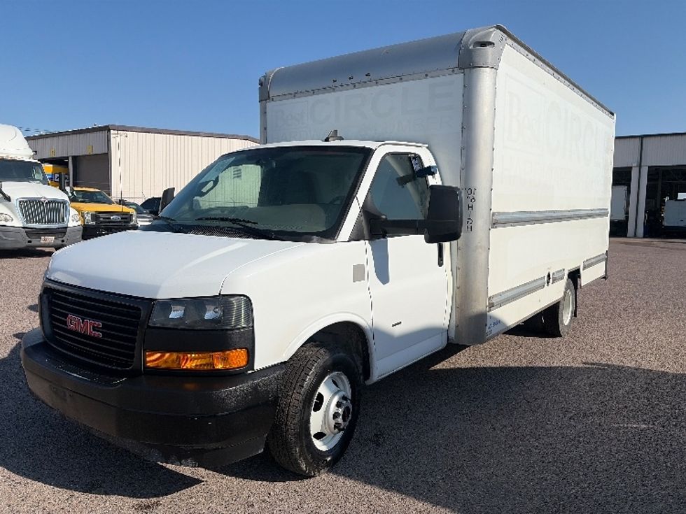 Light Duty Box Truck-Light and Medium Duty Trucks-GMC-2022-Savana G33903-Dallas-TX-25,084\n\t\tmiles-$ 43,000 - Image 3