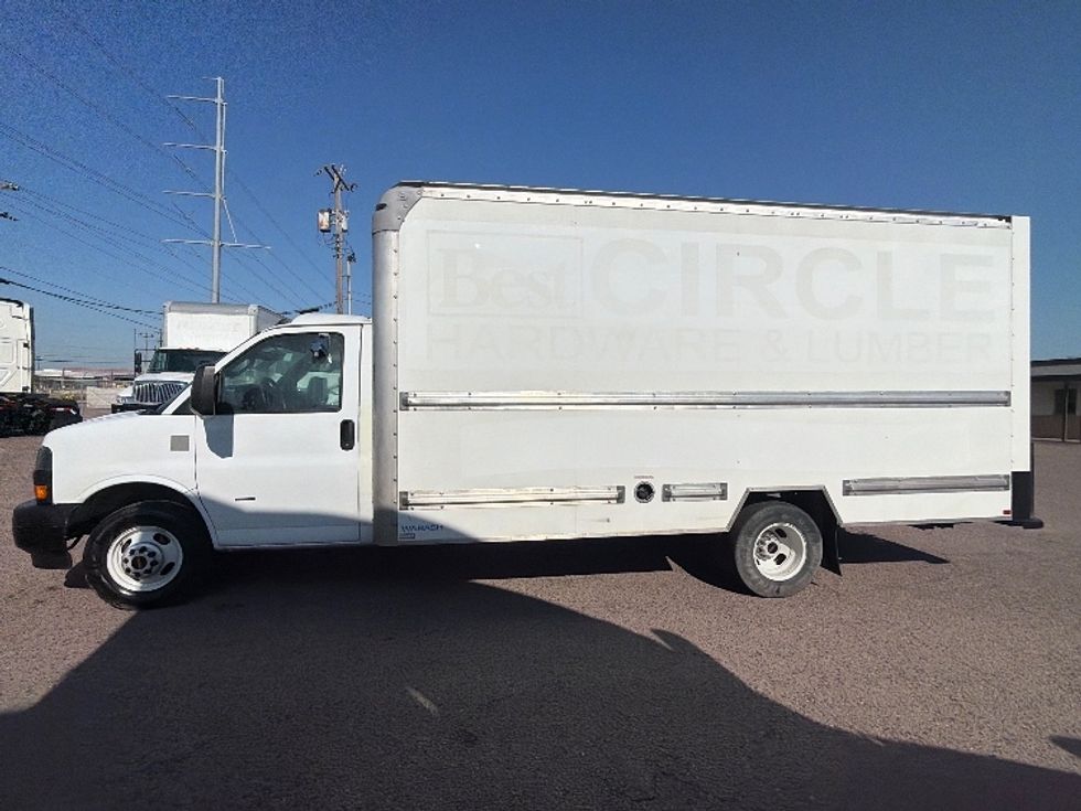 Light Duty Box Truck-Light and Medium Duty Trucks-GMC-2022-Savana G33903-Dallas-TX-25,084\n\t\tmiles-$ 43,000 - Image 4