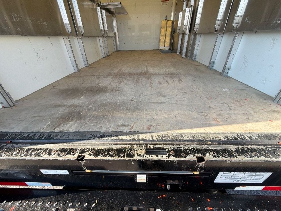Light Duty Box Truck-Light and Medium Duty Trucks-GMC-2022-Savana G33903-Dallas-TX-25,084\n\t\tmiles-$ 43,000 - Image 8