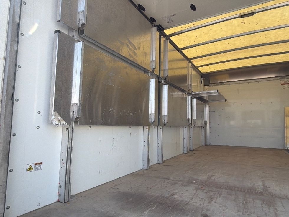 Light Duty Box Truck-Light and Medium Duty Trucks-GMC-2022-Savana G33903-Dallas-TX-25,084\n\t\tmiles-$ 43,000 - Image 9