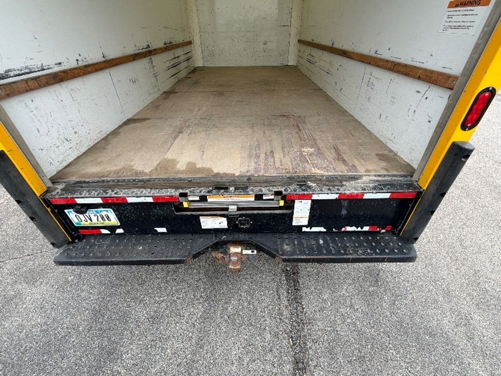 Light Duty Box Truck-Light and Medium Duty Trucks-GMC-2022-Savana G33903-Davenport-IA-89,989\n\t\tmiles-$ 29,250 - Image 10