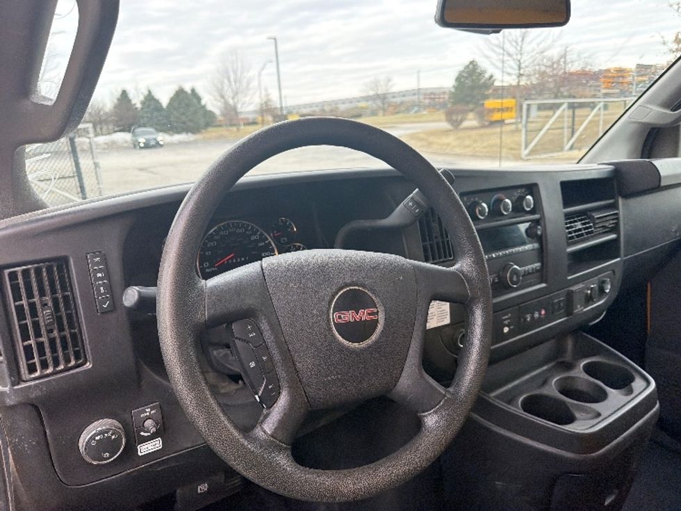 Light Duty Box Truck-Light and Medium Duty Trucks-GMC-2022-Savana G33903-Davenport-IA-89,989\n\t\tmiles-$ 29,250 - Image 17