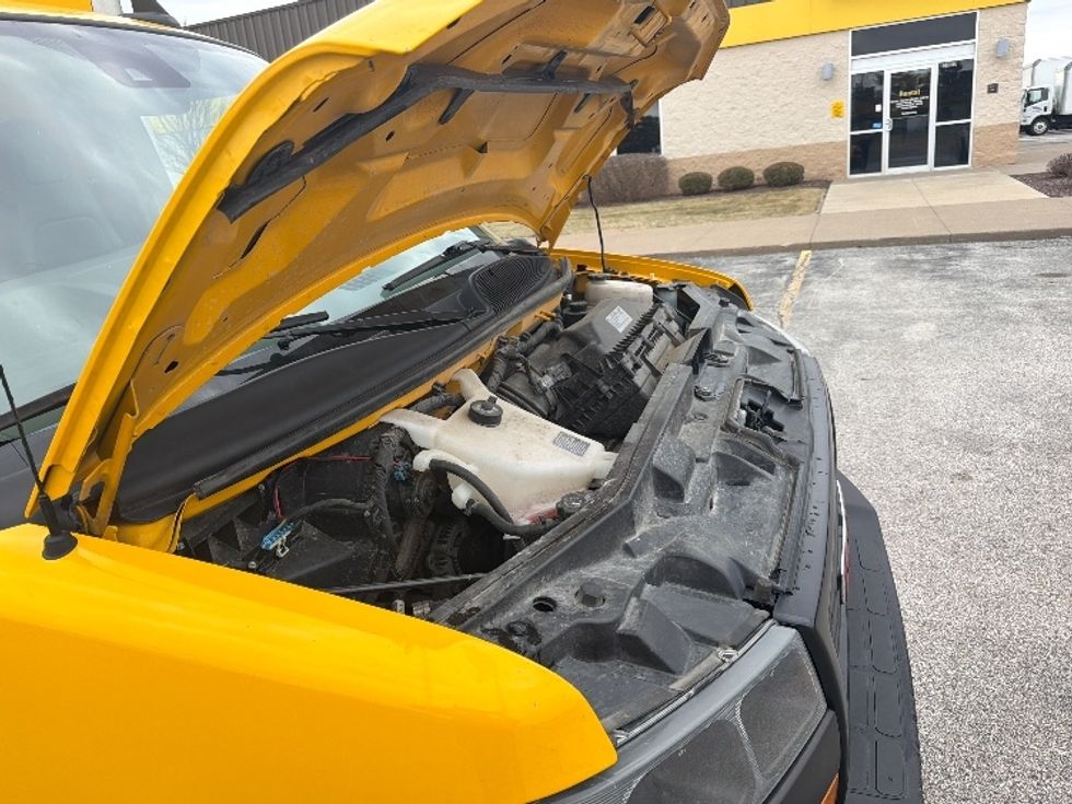 Light Duty Box Truck-Light and Medium Duty Trucks-GMC-2022-Savana G33903-Davenport-IA-89,989\n\t\tmiles-$ 29,250 - Image 23