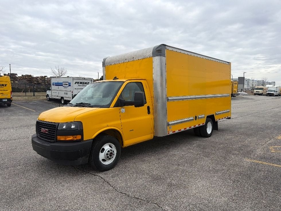 Light Duty Box Truck-Light and Medium Duty Trucks-GMC-2022-Savana G33903-Davenport-IA-89,989\n\t\tmiles-$ 29,250 - Image 3