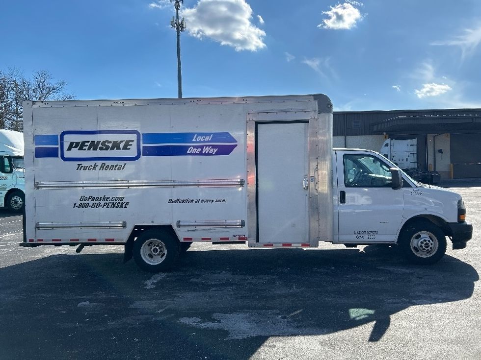 Light Duty Box Truck-Light and Medium Duty Trucks-GMC-2022-Savana G33903-Dayton-NJ-64,930\n\t\tmiles-$ 40,500 - Image 15