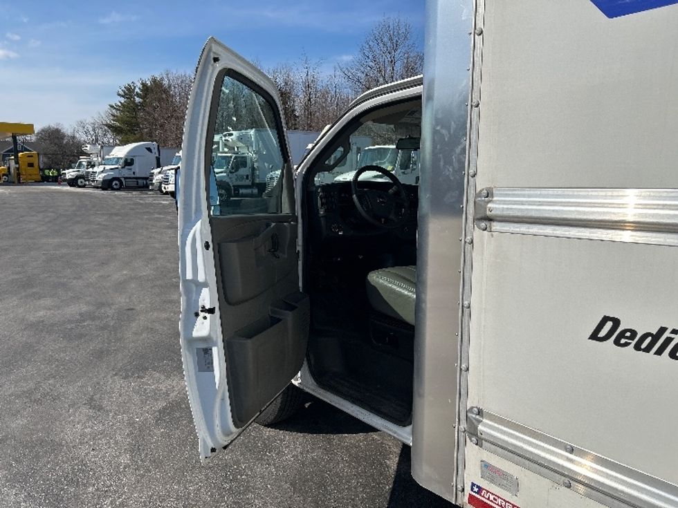 Light Duty Box Truck-Light and Medium Duty Trucks-GMC-2022-Savana G33903-Dayton-NJ-64,930\n\t\tmiles-$ 40,500 - Image 16