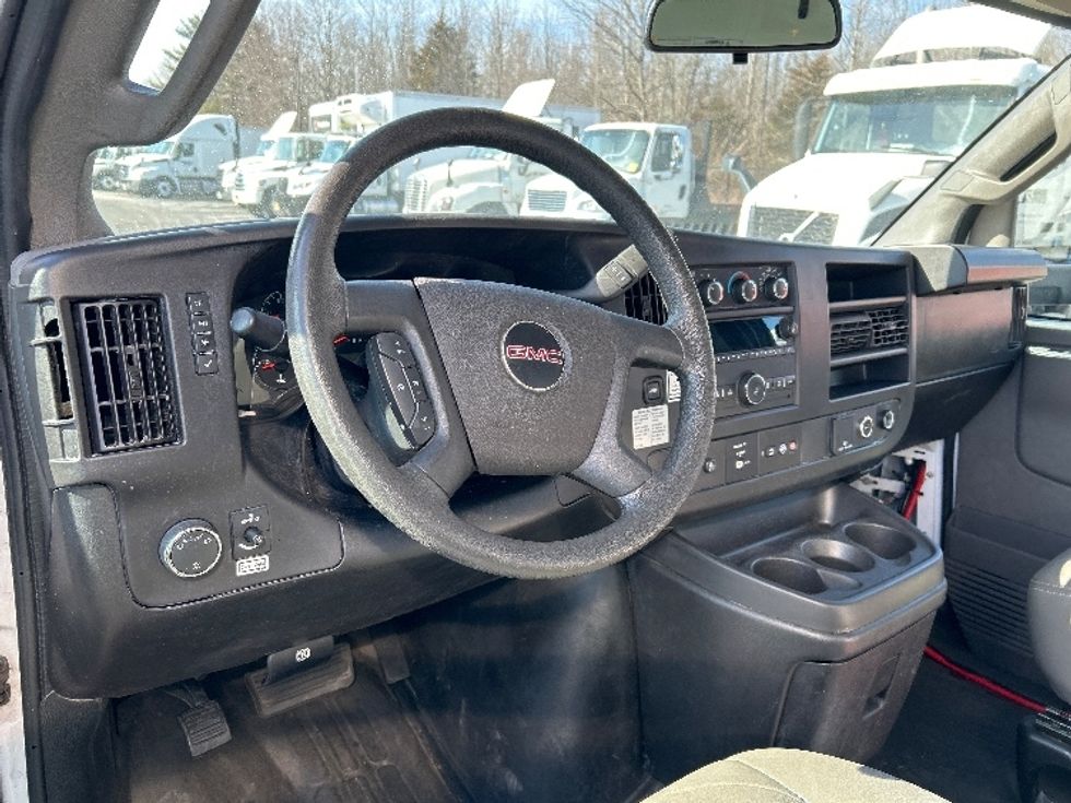 Light Duty Box Truck-Light and Medium Duty Trucks-GMC-2022-Savana G33903-Dayton-NJ-64,930\n\t\tmiles-$ 40,500 - Image 17