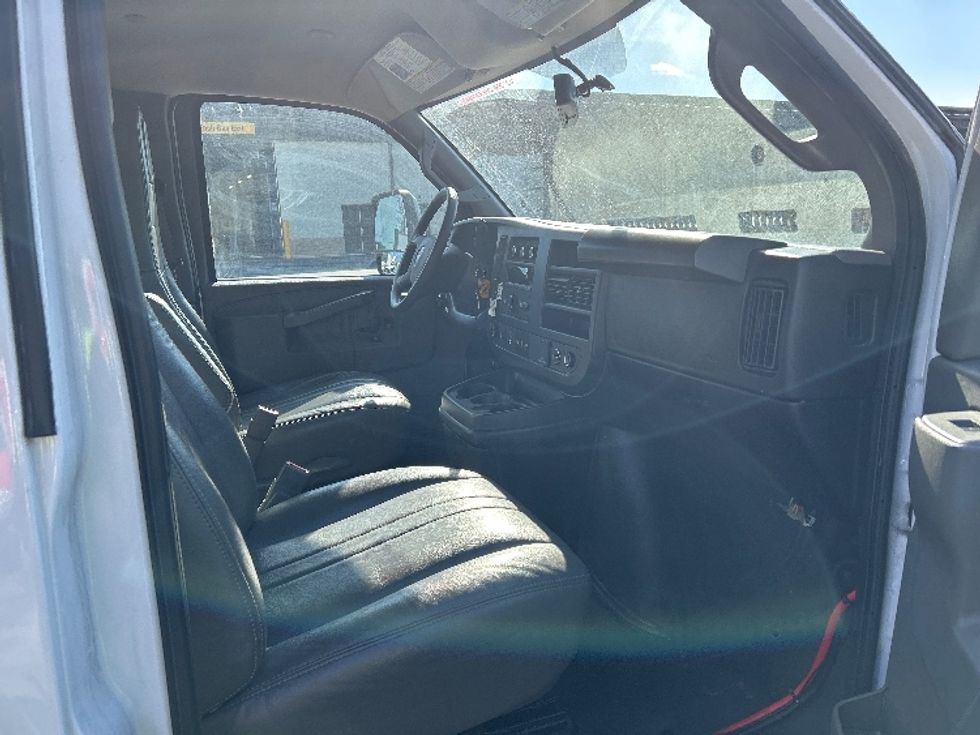Light Duty Box Truck-Light and Medium Duty Trucks-GMC-2022-Savana G33903-Dayton-NJ-64,930\n\t\tmiles-$ 40,500 - Image 22