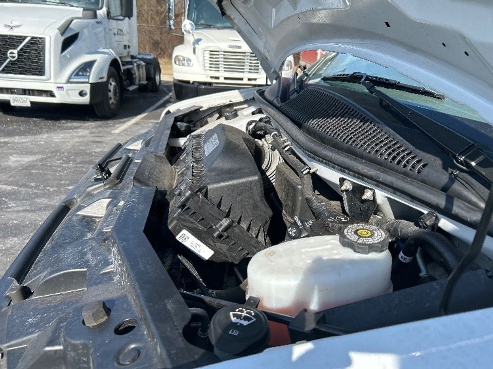 Light Duty Box Truck-Light and Medium Duty Trucks-GMC-2022-Savana G33903-Dayton-NJ-64,930\n\t\tmiles-$ 40,500 - Image 24