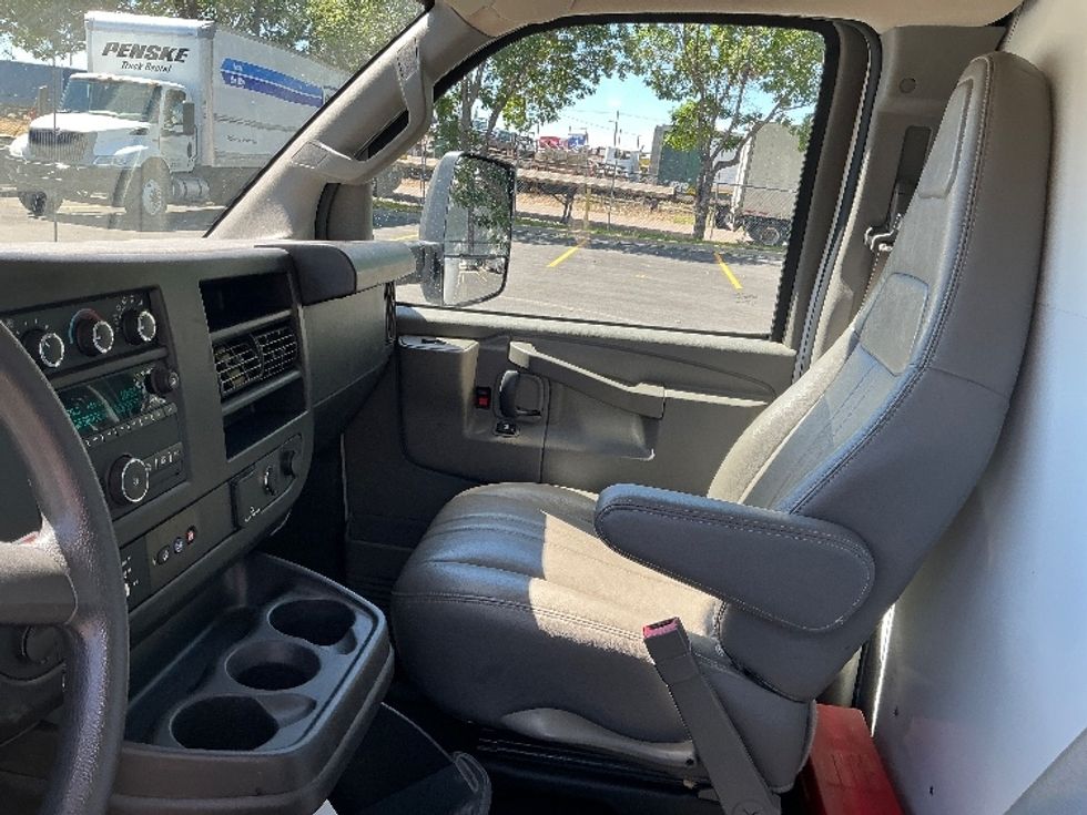 Light Duty Box Truck-Light and Medium Duty Trucks-GMC-2022-Savana G33903-Denver-CO-35,493\n\t\tmiles-$ 42,750 - Image 18
