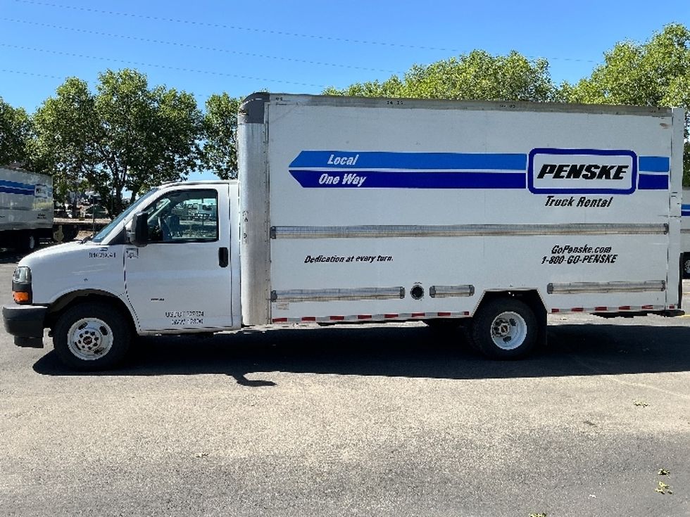 Light Duty Box Truck-Light and Medium Duty Trucks-GMC-2022-Savana G33903-Denver-CO-35,493\n\t\tmiles-$ 42,750 - Image 4