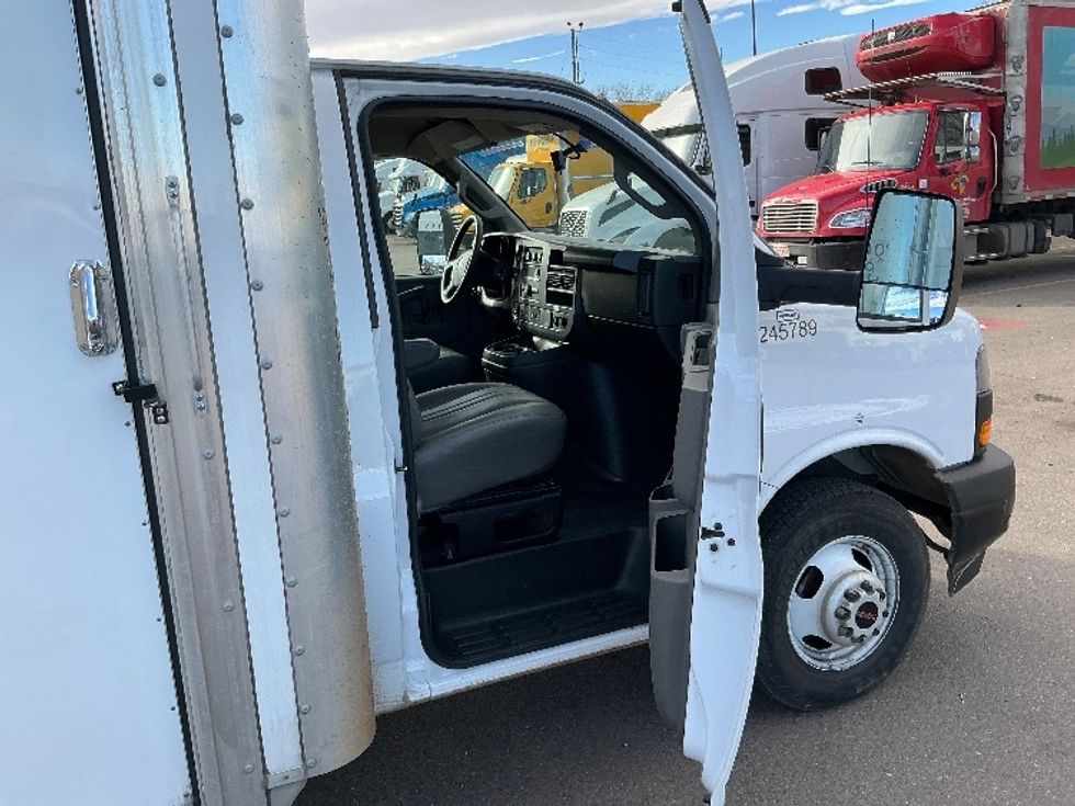 Light Duty Box Truck-Light and Medium Duty Trucks-GMC-2022-Savana G33903-Denver-CO-55,601\n\t\tmiles-$ 50,250 - Image 20