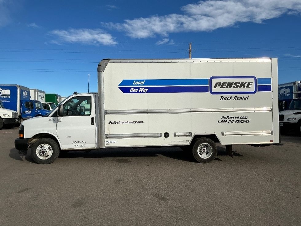 Light Duty Box Truck-Light and Medium Duty Trucks-GMC-2022-Savana G33903-Denver-CO-55,601\n\t\tmiles-$ 50,250 - Image 4