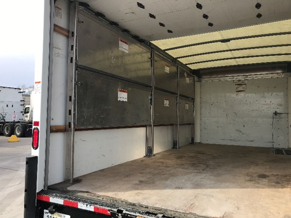 Light Duty Box Truck-Light and Medium Duty Trucks-GMC-2022-Savana G33903-Des Moines-IA-31,372\n\t\tmiles-$ 45,000 - Image 10