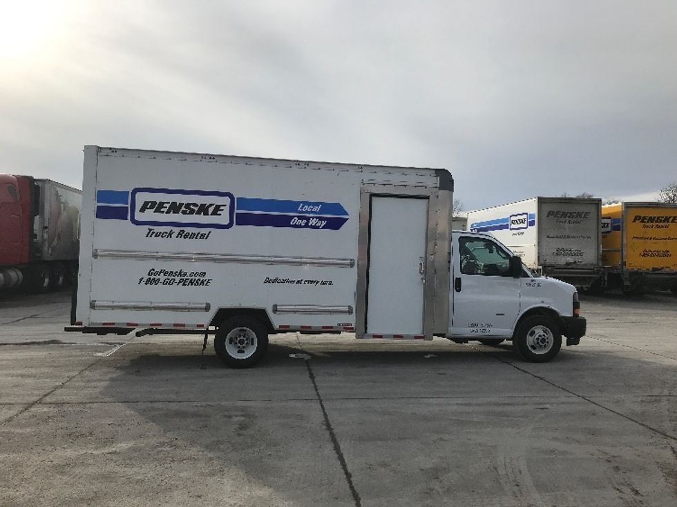 Light Duty Box Truck-Light and Medium Duty Trucks-GMC-2022-Savana G33903-Des Moines-IA-31,372\n\t\tmiles-$ 45,000 - Image 14