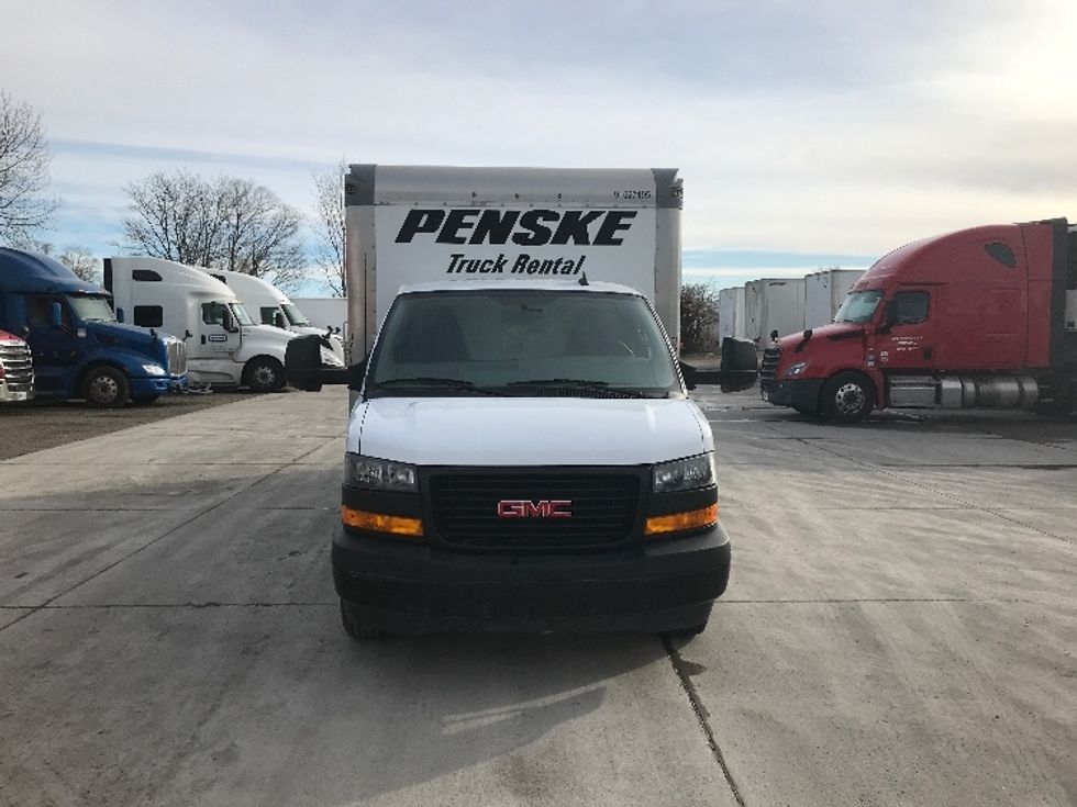 Light Duty Box Truck-Light and Medium Duty Trucks-GMC-2022-Savana G33903-Des Moines-IA-31,372\n\t\tmiles-$ 45,000 - Image 2