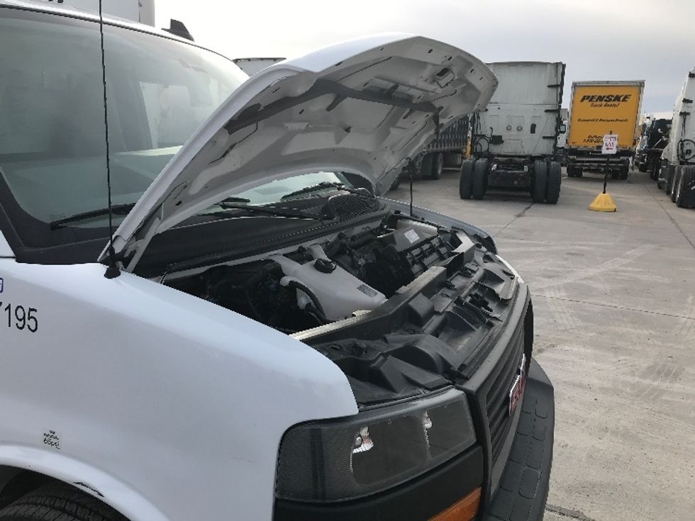 Light Duty Box Truck-Light and Medium Duty Trucks-GMC-2022-Savana G33903-Des Moines-IA-31,372\n\t\tmiles-$ 45,000 - Image 23